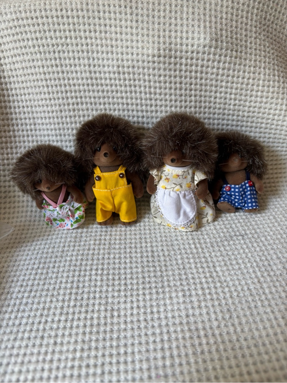 calico critters pickleweed Hedgehog dad mom son boy girl figure family lot
